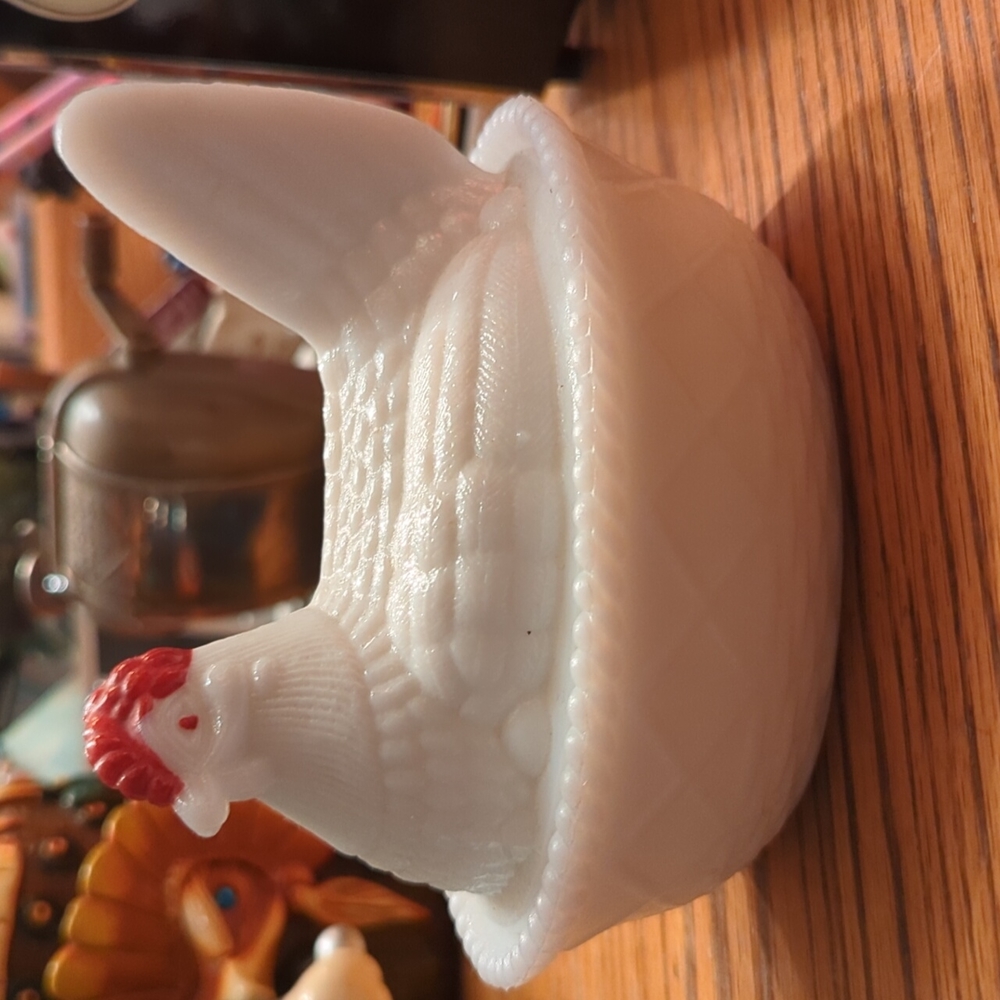 Vintage Hen Dish